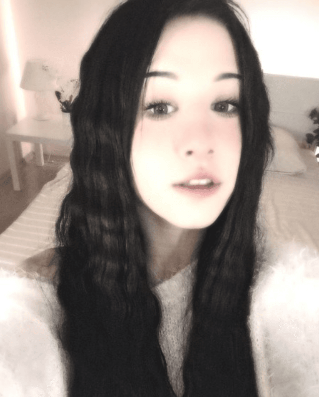 Necucubi02 live on RoyalCams - featured camgirl on OnlyBestCams