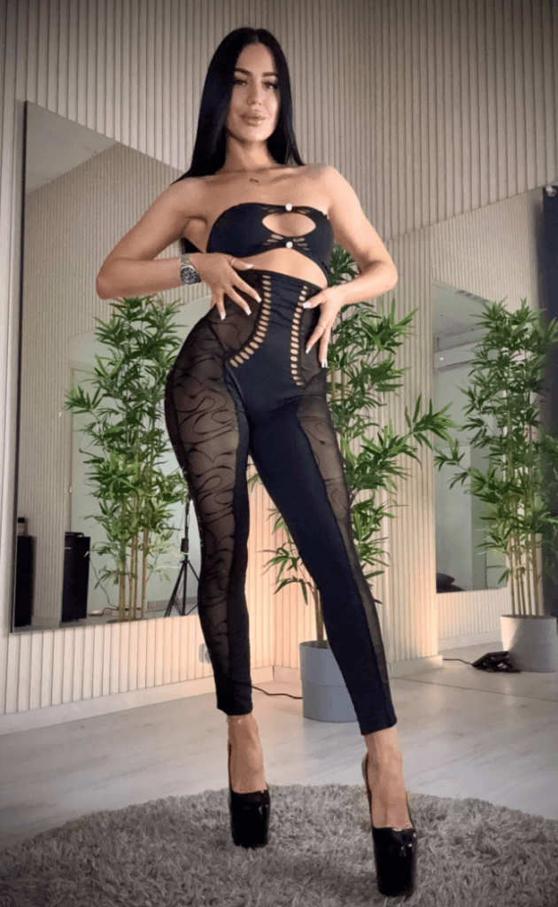 Abbela_White live on Stripchat - featured camgirl on OnlyBestCams