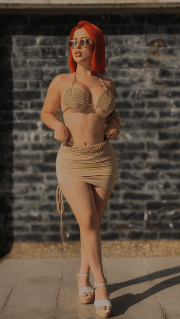 MadelineFox live on RoyalCams - featured camgirl on OnlyBestCams